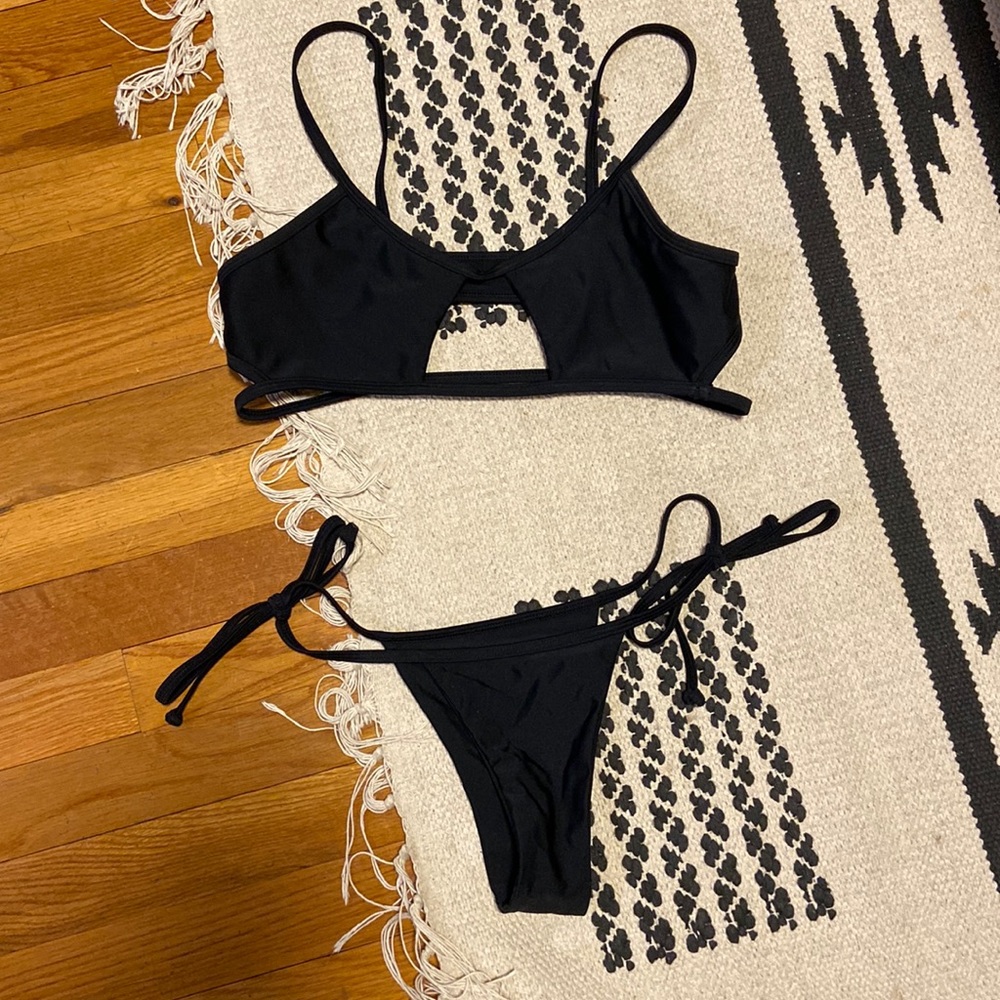 Sanori black São Paulo bikini